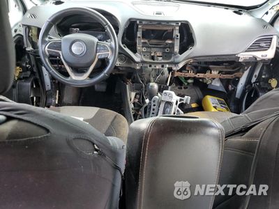 Zdjęcie 8 z 13 samochodu: 2018 JEEP CHEROKEE LATITUDE VIN:1C4PJLCB0JD509784 - miniatura