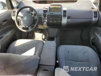 Zdjęcie 8 z 13 samochodu: 2005 TOYOTA PRIUS VIN:JTDKB20U257010576 - miniatura