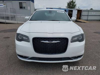 Piąte zdjęcie samochodu w środku: 2017 CHRYSLER 300 S VIN:2C3CCAGG1HH597572 - miniatura