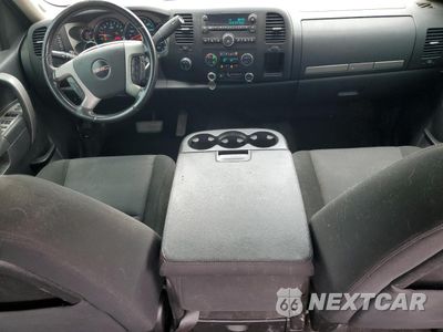 Zdjęcie 8 z 14 samochodu: 2010 GMC SIERRA K2500 SLE VIN:1GT4K0BG9AF151472 - miniatura