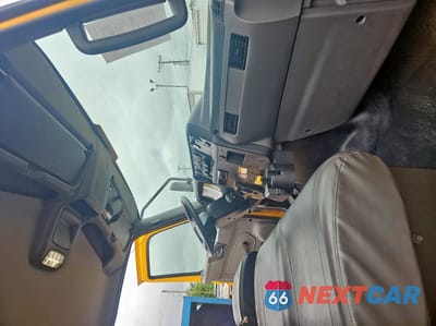 Piąte zdjęcie samochodu w środku: 2020 INTERNATIONAL MV607 VIN:3HAEUMML5LL343878 - miniatura