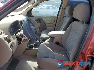 Zdjęcie 7 z 14 samochodu: 2004 FORD ESCAPE XLT VIN:1FMYU03104KA41942 - miniatura