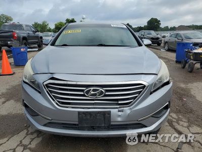 Piąte zdjęcie samochodu w środku: 2017 HYUNDAI SONATA SE VIN:5NPE24AF0HH580830 - miniatura