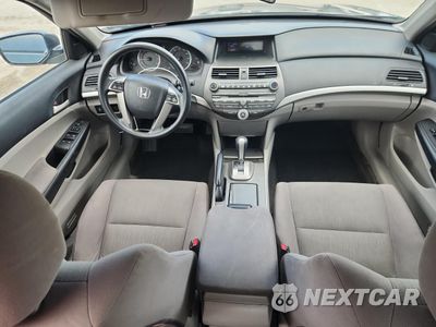 Zdjęcie 8 z 14 samochodu: 2012 HONDA ACCORD LXP VIN:1HGCP2F41CA114510 - miniatura