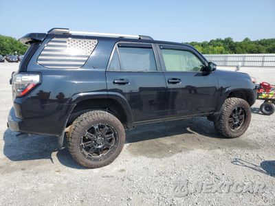 Trzecie zdjęcie samochodu z tyłu: 2020 TOYOTA 4RUNNER SR5/SR5 PREMIUM VIN:JTEBU5JR7L5752837 - miniatura