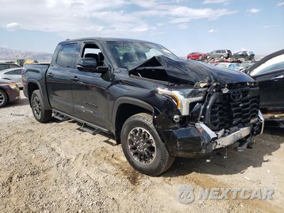Czwarte zdjęcie samochodu z boku: 2025 TOYOTA TUNDRA CREWMAX SR VIN:5TFLA5DB3SX279957 - miniatura