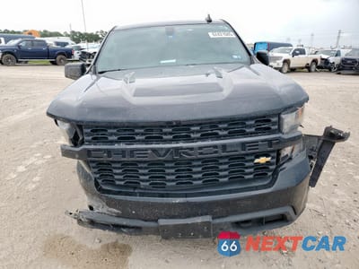 Piąte zdjęcie samochodu w środku: 2021 CHEVROLET SILVERADO K1500 CUSTOM VIN:3GCPYBEK7MG211744 - miniatura