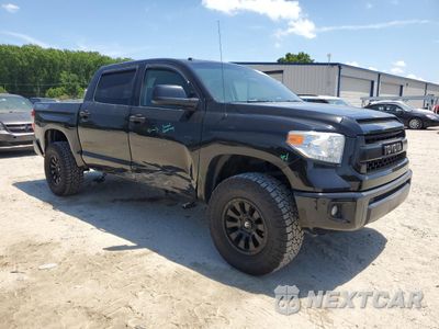 Czwarte zdjęcie samochodu z boku: 2017 TOYOTA TUNDRA CREWMAX SR5 VIN:5TFDY5F12HX619015 - miniatura