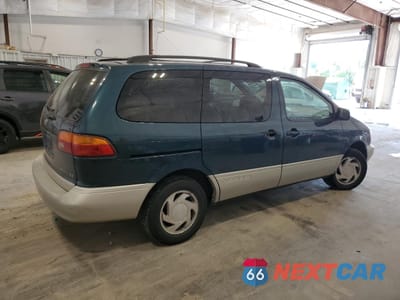 Trzecie zdjęcie samochodu z tyłu: 1998 TOYOTA SIENNA LE VIN:4T3ZF13C1WU082536 - miniatura