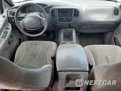 Zdjęcie 8 z 13 samochodu: 2002 FORD EXPEDITION XLT VIN:1FMRU15W92LA65568 - miniatura
