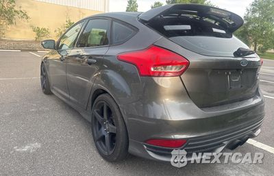 Trzecie zdjęcie samochodu z tyłu: 2016 FORD FOCUS ST VIN:1FADP3L90GL280025 - miniatura