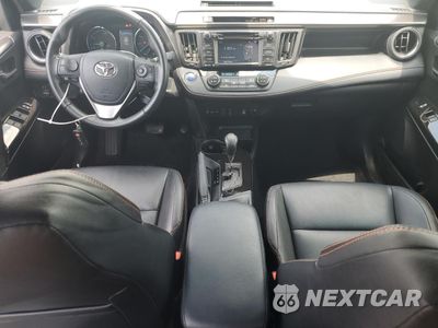 Zdjęcie 8 z 15 samochodu: 2018 TOYOTA RAV4 HV SE VIN:JTMJJREVXJD212926 - miniatura