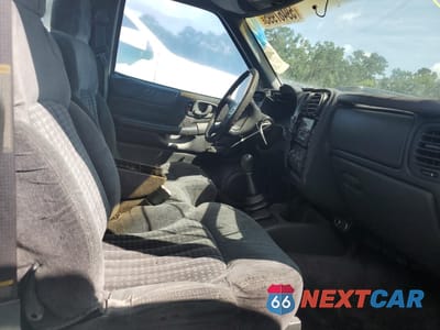 Zdjęcie 7 z 12 samochodu: 1998 CHEVROLET S TRUCK S10 VIN:1GCCS1441W8115758 - miniatura