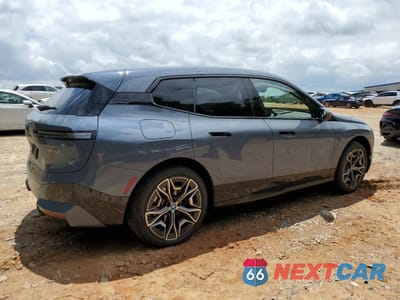 Trzecie zdjęcie samochodu z tyłu: 2025 BMW IX XDRIVE50 VIN:WB523CF08SCS88209 - miniatura