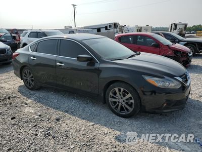 Czwarte zdjęcie samochodu z boku: 2018 NISSAN ALTIMA 2.5 VIN:1N4AL3AP1JC244173 - miniatura