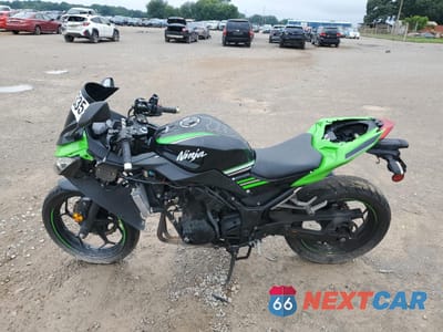 Trzecie zdjęcie samochodu z tyłu: 2016 KAWASAKI EX300 B VIN:JKAEX8B11GDA29187 - miniatura