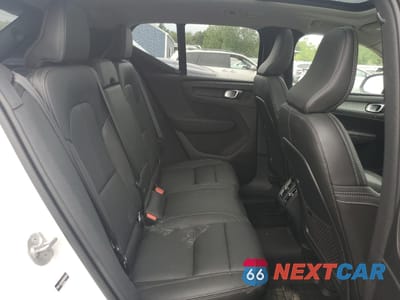 Zdjęcie 11 z 14 samochodu: 2025 VOLVO XC40 PLUS VIN:YV4L12UC9S2456433 - miniatura