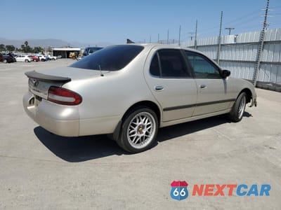 Trzecie zdjęcie samochodu z tyłu: 1995 NISSAN ALTIMA XE VIN:1N4BU31D6SC106203 - miniatura