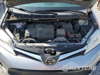 Zdjęcie 12 z 14 samochodu: 2018 TOYOTA SIENNA LE VIN:5TDKZ3DC0JS918558 - miniatura