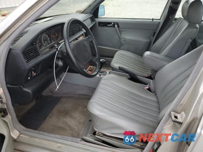 Zdjęcie 7 z 12 samochodu: 1993 MERCEDES-BENZ 190 E 2.6 VIN:WDBDA29D6PG034962 - miniatura