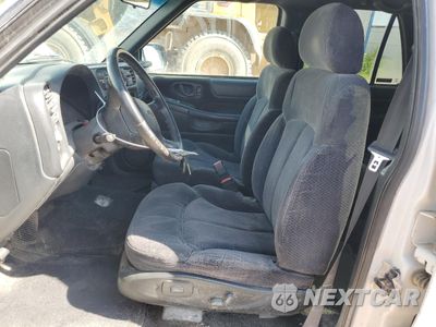 Zdjęcie 7 z 13 samochodu: 2001 CHEVROLET BLAZER VIN:1GNDT13W31K260372 - miniatura