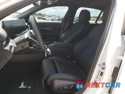 Zdjęcie 7 z 14 samochodu: 2025 BMW 540 XI VIN:WBA63FJ0XSCU23119 - miniatura