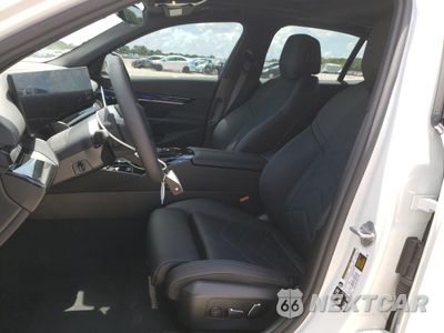 Zdjęcie 7 z 14 samochodu: 2025 BMW 540 XI VIN:WBA63FJ0XSCU23119 - miniatura