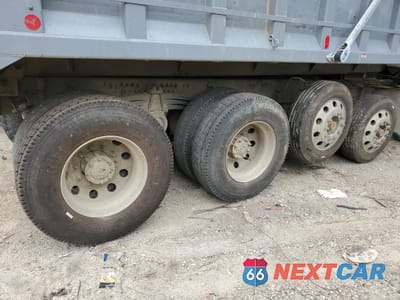 Piąte zdjęcie samochodu w środku: 2016 VOLVO VHD VIN:4V5K99EG0GN963230 - miniatura