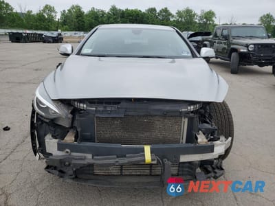 Piąte zdjęcie samochodu w środku: 2017 INFINITI QX30 BASE VIN:SJKCH5CPXHA033540 - miniatura
