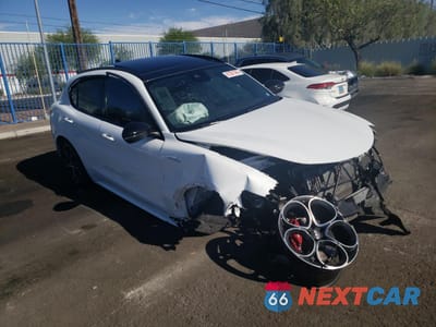 Czwarte zdjęcie samochodu z boku: 2023 ALFA ROMEO STELVIO TI VIN:ZASPAKBN6P7D64318 - miniatura
