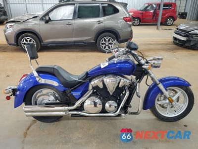 2015 HONDA VT1300 CR JH2SC660XFK500049 - główne zdjęcie licytacji z USA - miniatura