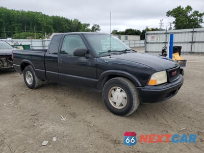 Czwarte zdjęcie samochodu z boku: 2002 GMC SONOMA VIN:1GTCS19W528109871 - miniatura