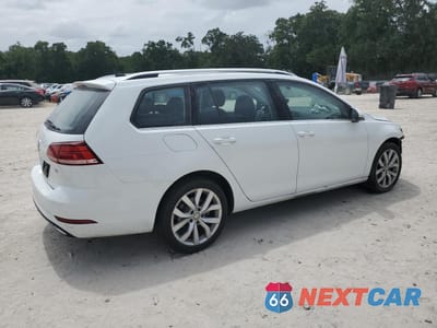 Trzecie zdjęcie samochodu z tyłu: 2018 VOLKSWAGEN GOLF SPORTWAGEN SEL VIN:3VWL17AU4JM767270 - miniatura