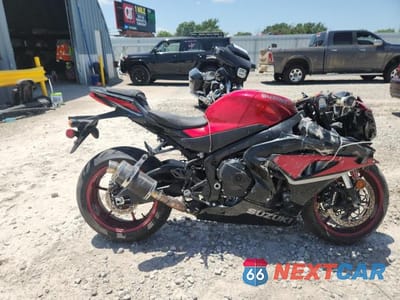 2025 SUZUKI GSX-R1000 JS1DM11B0S7100454 - główne zdjęcie licytacji z USA - miniatura