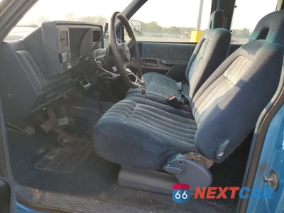 Zdjęcie 7 z 13 samochodu: 1994 CHEVROLET GMT-400 K1500 VIN:1GCEK19K6RE105670 - miniatura