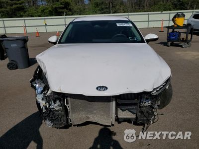 Piąte zdjęcie samochodu w środku: 2021 KIA K5 LXS VIN:5XXG14J20MG021390 - miniatura