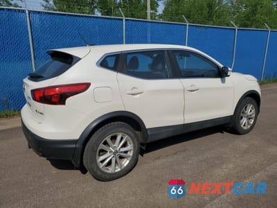 Trzecie zdjęcie samochodu z tyłu: 2019 NISSAN ROGUE SPORT S VIN:JN1BJ1CR3KW330885 - miniatura