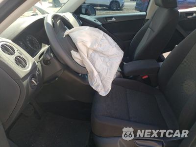 Zdjęcie 7 z 12 samochodu: 2018 VOLKSWAGEN TIGUAN LIMITED VIN:WVGAV7AX2JK003607 - miniatura