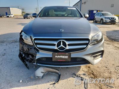 Piąte zdjęcie samochodu w środku: 2018 MERCEDES-BENZ E 300 4MATIC VIN:WDDZF4KB0JA368465 - miniatura