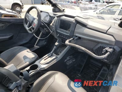 Piąte zdjęcie samochodu w środku: 2025 POLARIS RZR PRO R ULTIMATE VIN:3NSRPD2K2SG076292 - miniatura