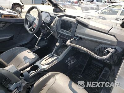 Piąte zdjęcie samochodu w środku: 2025 POLARIS RZR PRO R ULTIMATE VIN:3NSRPD2K2SG076292 - miniatura