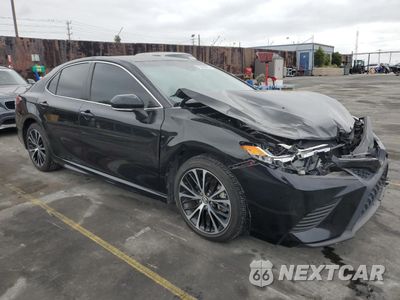 Czwarte zdjęcie samochodu z boku: 2018 TOYOTA CAMRY L VIN:4T1B11HK1JU585422 - miniatura