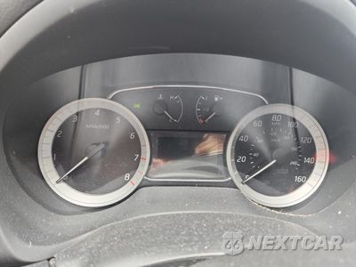 Zdjęcie 9 z 14 samochodu: 2015 NISSAN SENTRA S VIN:3N1AB7AP7FL642247 - miniatura