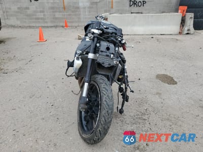 Drugie zdjęcie samochodu z przodu: 2021 YAMAHA YZFR1 VIN:JYARN66E6MA001244 - miniatura