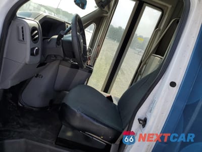 Zdjęcie 7 z 12 samochodu: 2023 FORD ECONOLINE E350 SUPER DUTY CUTAWAY VAN VIN:1FDEE3FN9PDD05734 - miniatura
