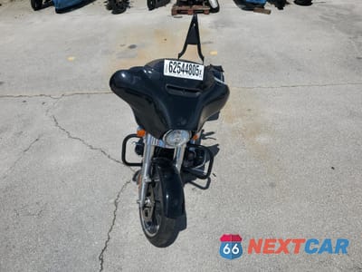 Piąte zdjęcie samochodu w środku: 2023 HARLEY-DAVIDSON FLHX VIN:1HD1KBC15PB677914 - miniatura