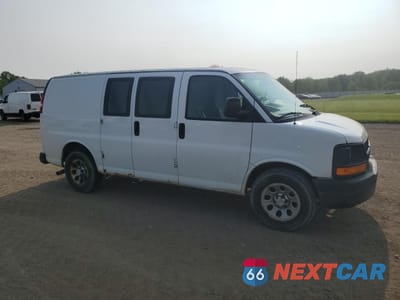 Czwarte zdjęcie samochodu z boku: 2010 CHEVROLET EXPRESS G1500 VIN:1GCUGAD49A1173057 - miniatura