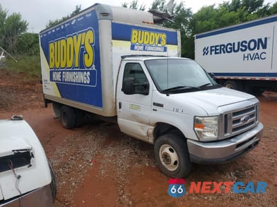 Czwarte zdjęcie samochodu z boku: 2013 FORD ECONOLINE E350 SUPER DUTY CUTAWAY VAN VIN:1FDWE3FL8DDA50671 - miniatura