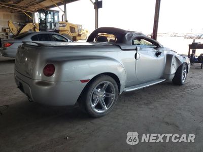 Trzecie zdjęcie samochodu z tyłu: 2005 CHEVROLET SSR VIN:1GCES14HX5B121216 - miniatura