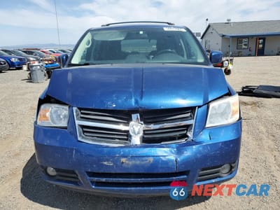 Piąte zdjęcie samochodu w środku: 2010 DODGE GRAND CARAVAN SXT VIN:2D4RN5D10AR202744 - miniatura